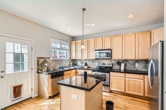 2241 Valentia St in Denver, CO - Building Photo - Building Photo