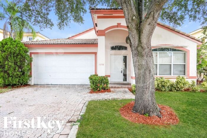 10258 SW 16th St in Pembroke Pines, FL - Building Photo