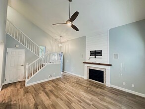 318 Rolling Hills Ln in San Marcos, CA - Building Photo - Building Photo