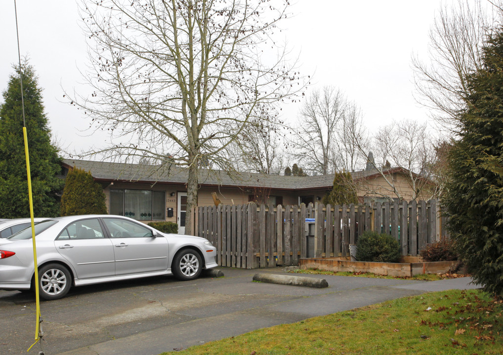 13415 SW Jenkins Rd in Beaverton, OR - Building Photo