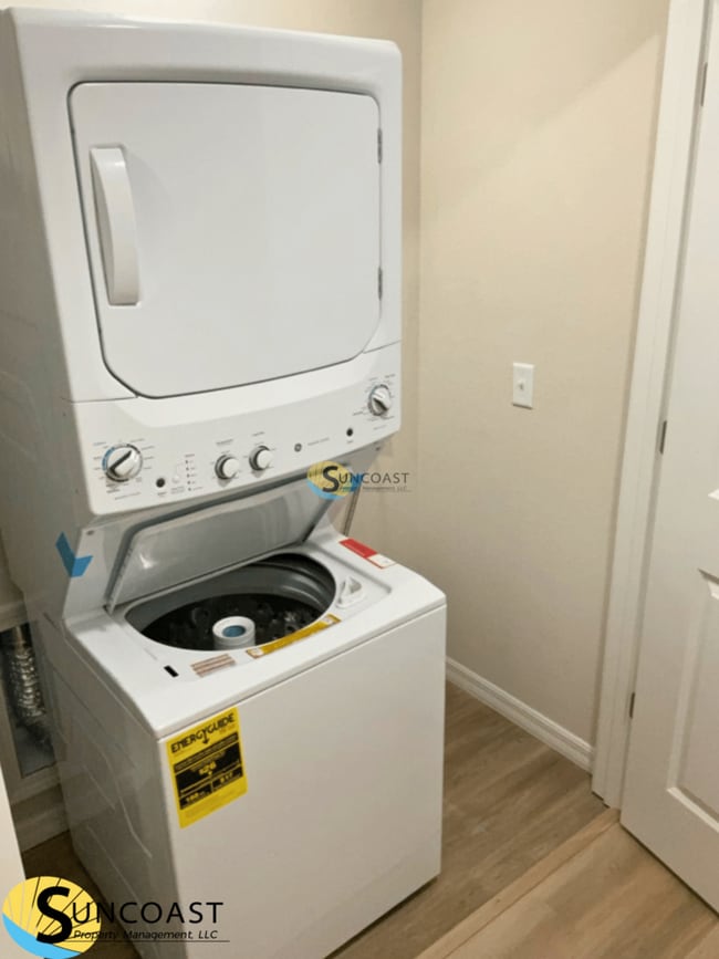 9548 Hood Rd in Jacksonville, FL - Building Photo - Building Photo