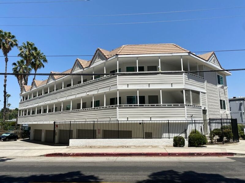 8603 Fenwick St in Los Angeles, CA - Building Photo