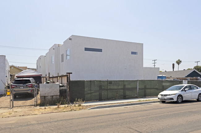 Park Avenue Apartments in San Ysidro, CA - Building Photo - Building Photo