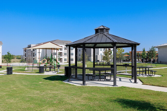 The Terrace at Highland Hills in Dallas, TX - Building Photo - Building Photo