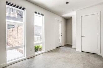 2190 Bennett Ave in Dallas, TX - Building Photo - Building Photo