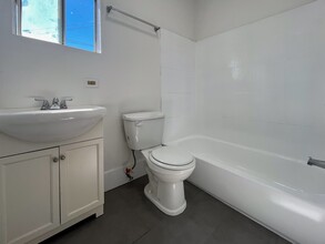 3958 W 27th St in Los Angeles, CA - Building Photo - Building Photo