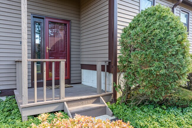 84 Stillmeadow Cir in Monroe, CT - Building Photo - Building Photo