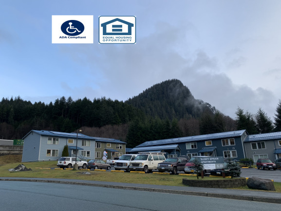 Sleepy Spruce in Juneau, AK - Foto de edificio