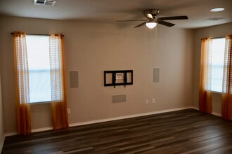 6933 Sunspot in Converse, TX - Building Photo - Building Photo