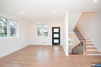 56 Gordon Ave in Tenafly, NJ - Building Photo - Building Photo