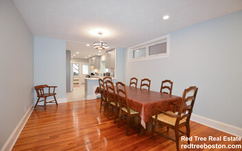 142 Salisbury Rd, Unit 1 in Brookline, MA - Building Photo - Building Photo