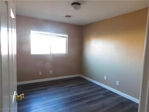 11625 Longhirst Hall Ln in Las Vegas, NV - Building Photo - Building Photo