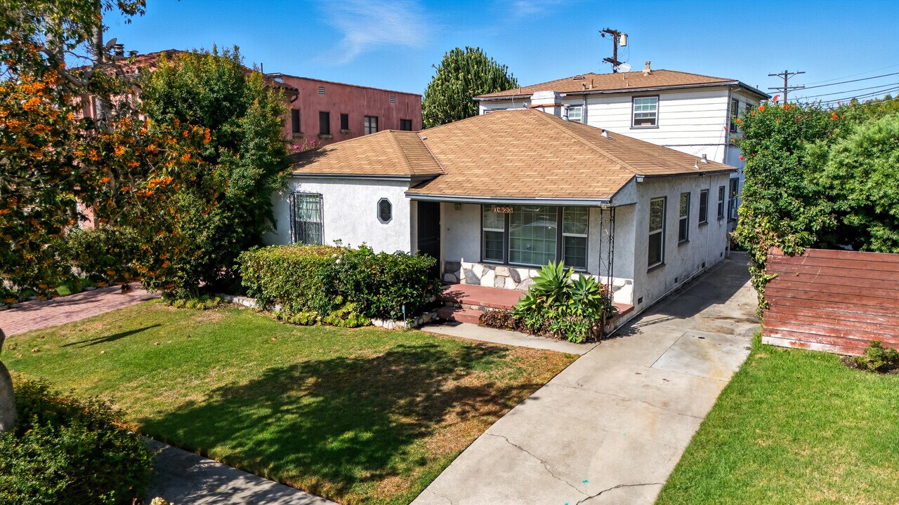 1623 S Sycamore Ave, Unit 2 in Los Angeles, CA - Building Photo