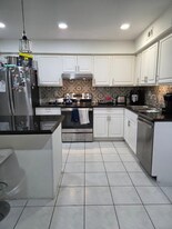 810 Sandtree Dr in Palm Beach Gardens, FL - Building Photo