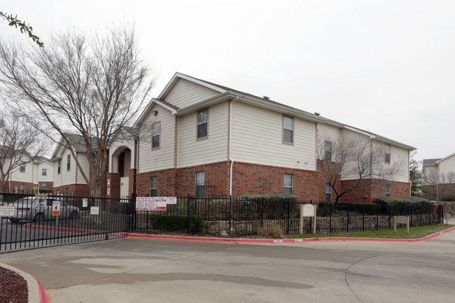 Madison Point in Dallas, TX - Building Photo - Building Photo