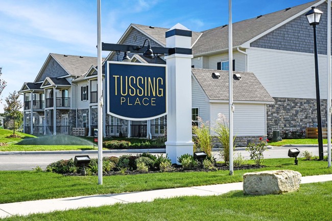 Tussing Place in Reynoldsburg, OH - Foto de edificio - Building Photo