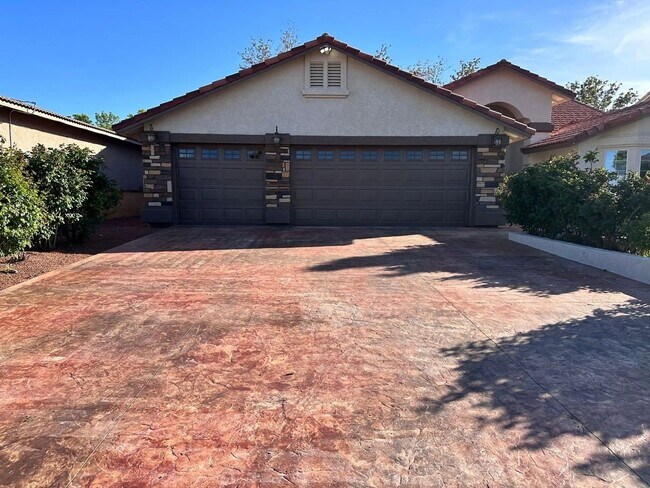 875 Country Club Dr in Kingman, AZ - Building Photo - Building Photo