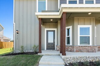 1000 Camelia Grv Ct in Hutchins, TX - Building Photo - Building Photo