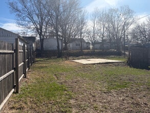 2408 W Wiswall St in Peoria, IL - Building Photo - Building Photo