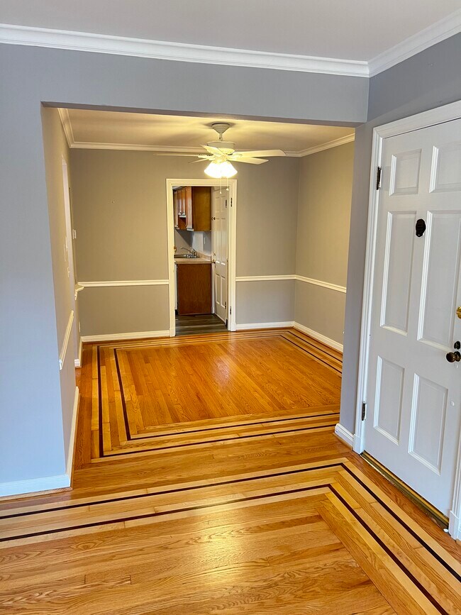 7901 Delmar Blvd in University City, MO - Building Photo - Building Photo