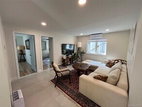 86 Connecticut Ave in Long Beach, NY - Building Photo - Building Photo