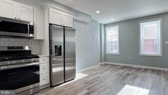 163 W Palmer St in Philadelphia, PA - Building Photo