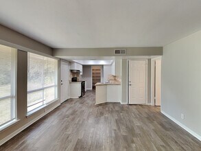 1514 Regina Ct S in Irving, TX - Building Photo - Building Photo