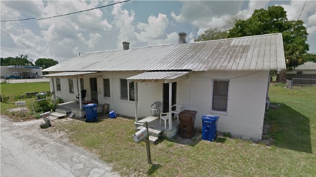 108 NW 4th Ave in Mulberry, FL - Building Photo - Building Photo