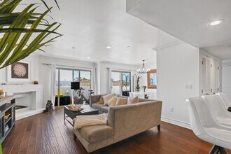1621 Barry Ave, Unit 3 in Los Angeles, CA - Building Photo - Building Photo