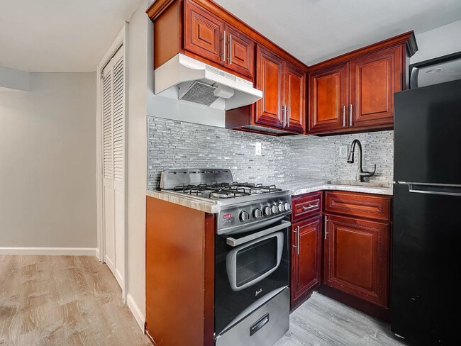 214 Olean Ave in Jersey City, NJ - Building Photo - Building Photo