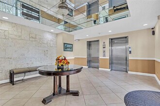 2555 NE 11th St in Fort Lauderdale, FL - Building Photo - Building Photo