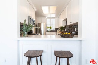 7912 Blackburn Ave-Unit -5 in Los Angeles, CA - Building Photo - Building Photo
