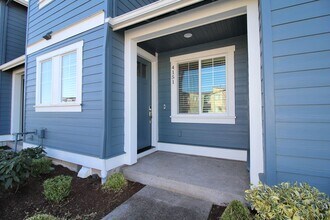 4151 SE Century Blvd in Hillsboro, OR - Building Photo - Building Photo