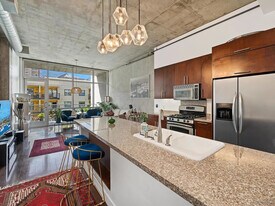 1025 Island Ave, Unit 512 in San Diego, CA - Building Photo
