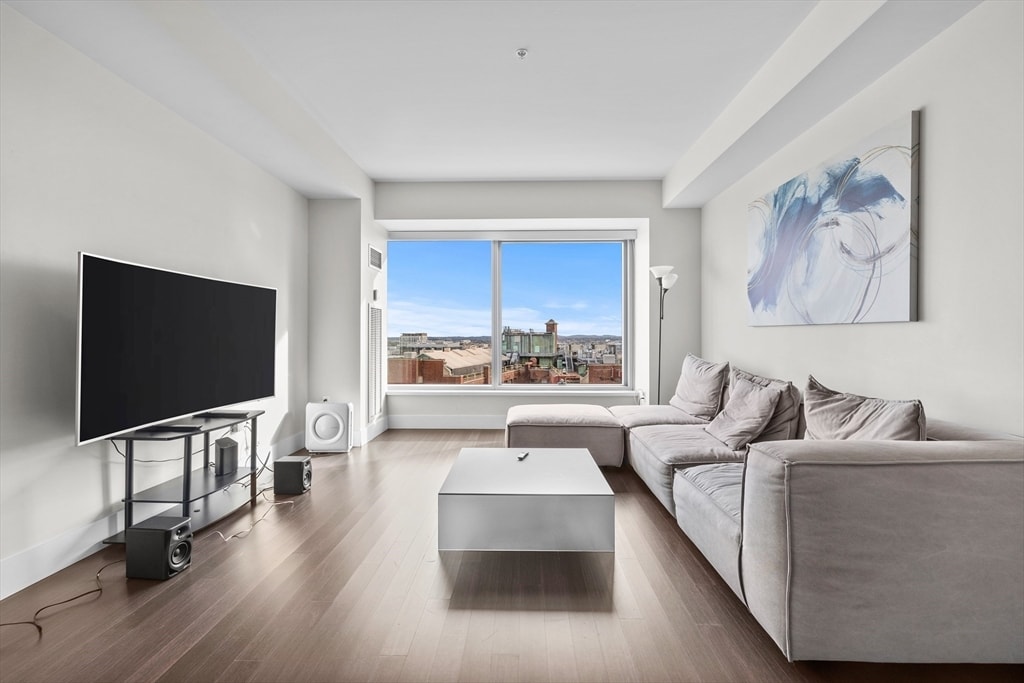 110 Stuart St in Boston, MA - Building Photo