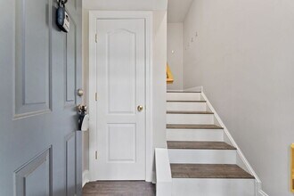 8099 Gatehouse Rd in Falls Church, VA - Building Photo - Building Photo