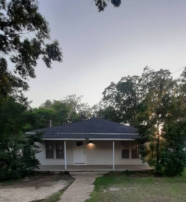 property at 118 Lake St