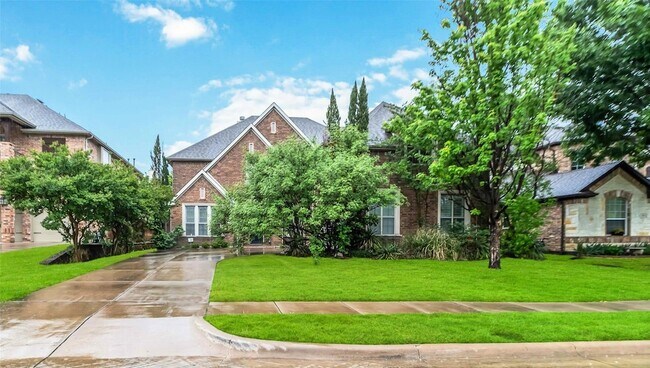 920 Falcon Dr