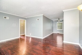 5930 Harrison St in Kansas City, MO - Building Photo - Building Photo