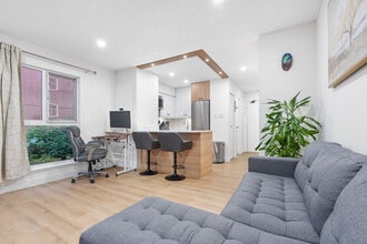 1545 E 2nd Ave in Vancouver, BC - Building Photo - Building Photo