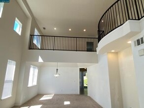 1900 La Veranda Pl in Martinez, CA - Building Photo - Building Photo