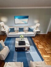 220 Pelham Rd in New Rochelle, NY - Building Photo - Building Photo