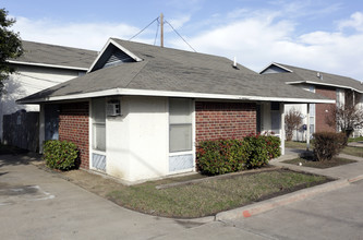 Hickory Hill Apartments in Royse City, TX - Foto de edificio - Building Photo