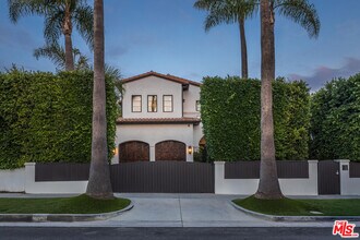 820 N Vista St in Los Angeles, CA - Building Photo - Building Photo