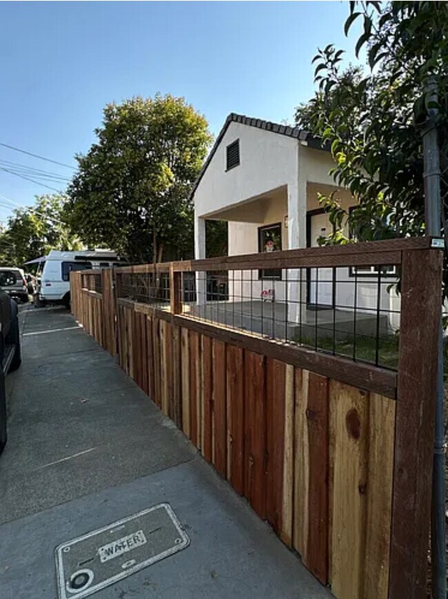 3138 San Diego Way in Sacramento, CA - Building Photo - Building Photo