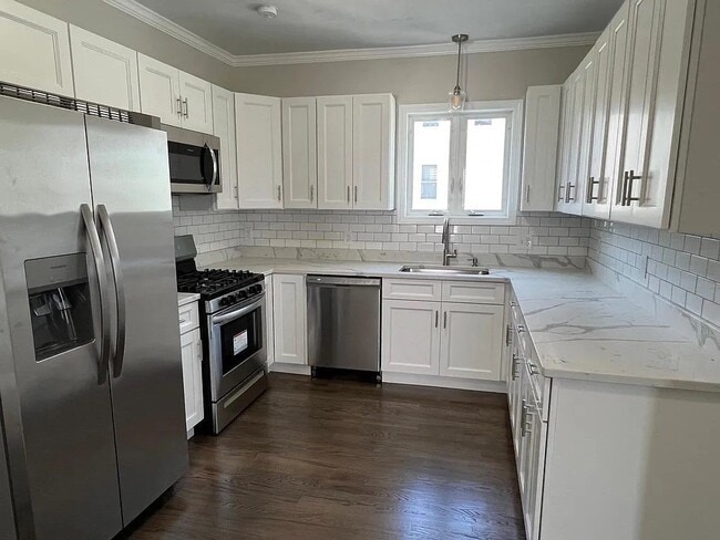 20 Meadow St in Fall River, MA - Building Photo - Building Photo