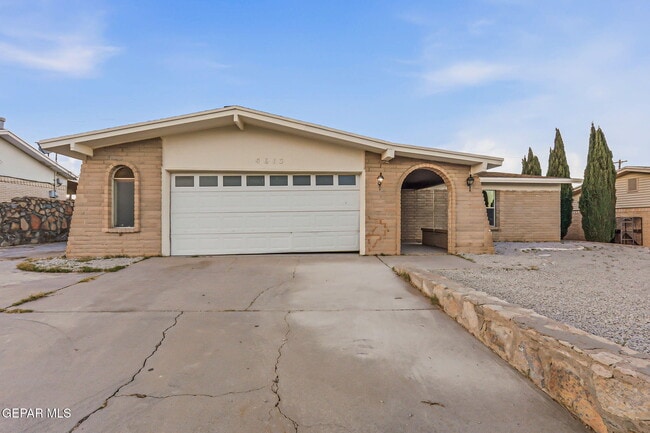 property at 4613 Sun Valley Dr