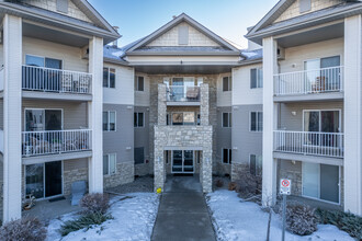 6700-6898 Pinecliff Grov NE in Calgary, AB - Building Photo - Building Photo