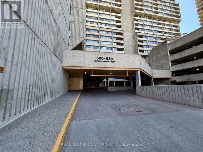 500 Laurier Ave W in Ottawa, ON - Building Photo - Building Photo