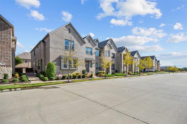 582 Cobblestone Ln in Irving, TX - Foto de edificio - Building Photo